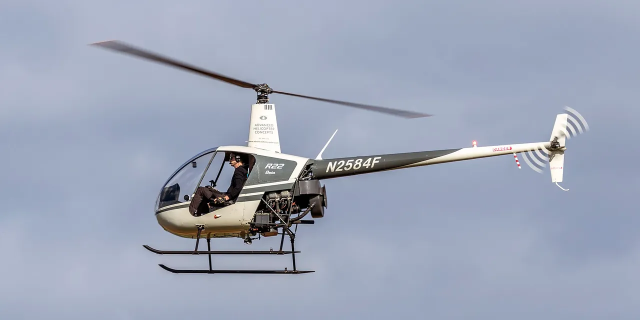 Argo「AH23」とは——R22と比べてわかる“新しい2人乗りヘリ”の立ち位置