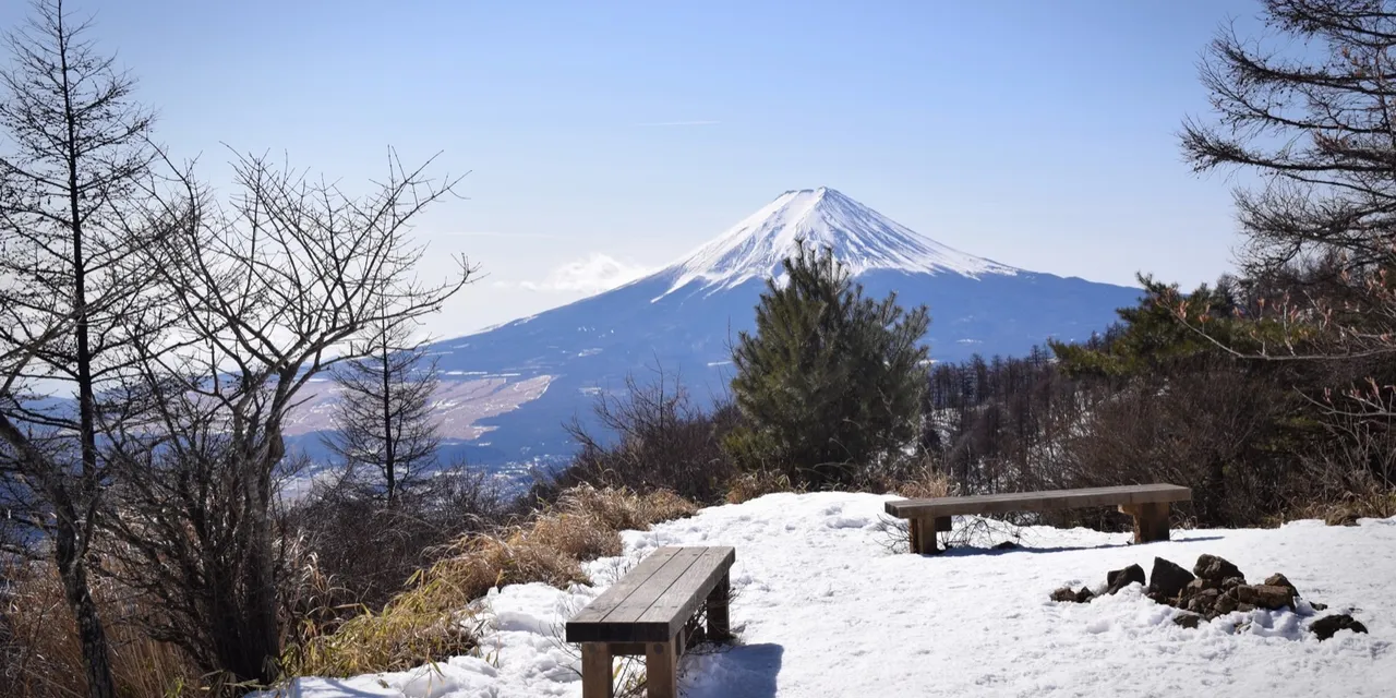 「救助の対価」とは書けない——富士山のヘリ救助有料化は、どういう名目でお金を取るのか