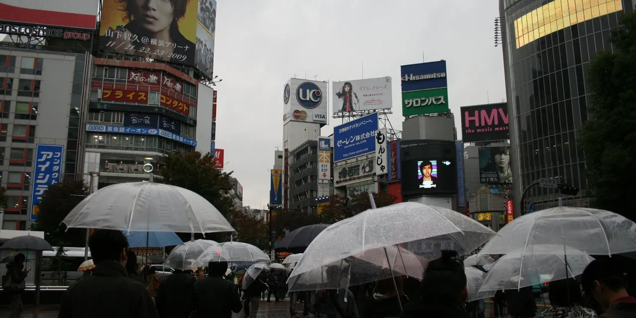 東京で37日連続の雨——2026年9月の長雨は、過去の長雨と同じ気圧配置だったのか